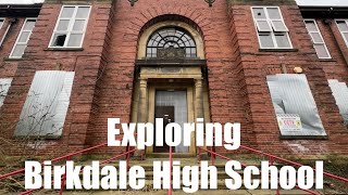 EXPLORING AN ABANDONED SCHOOL | BIRKDALE HIGH SCHOOL & SPORTS HALL