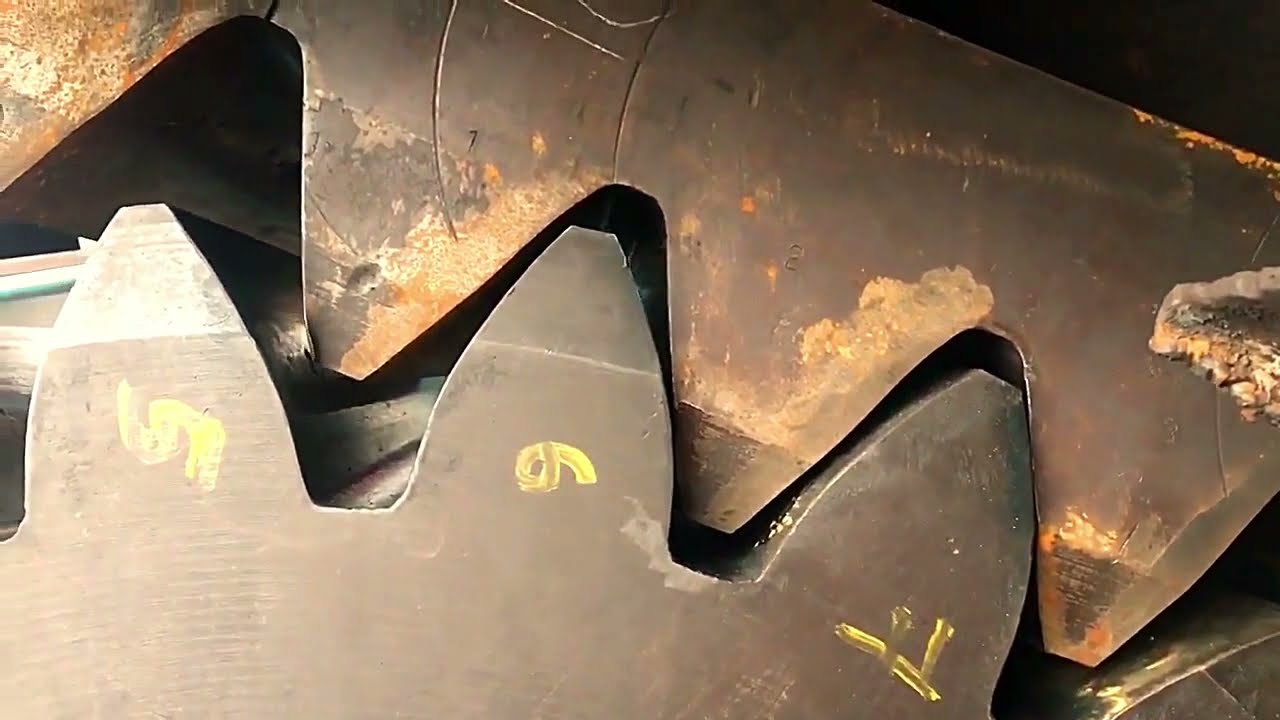 Spur gear back lash. Kiln girth gear and pinion. The biggest gear and