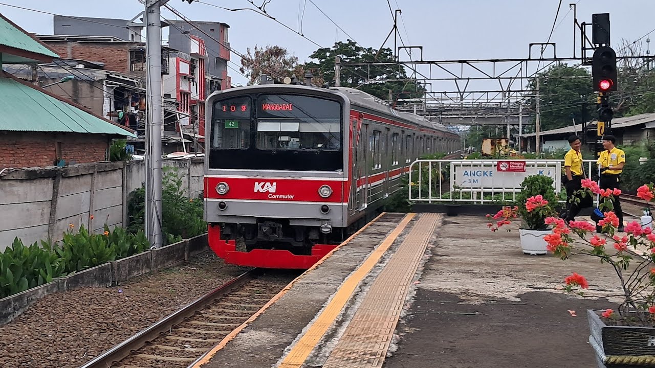 KOMPILASI KRL COMMUTER LINE SORE HARI DI STASIUN ANGKE JR 205, JR 204, CLI-125, TM 6000