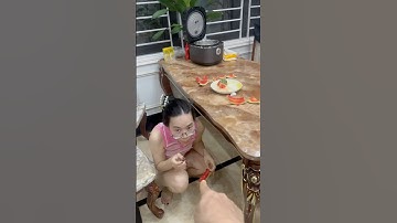 Thấy có nhiều vỏ dưa hấu chồng hỏi vợ và cái kết