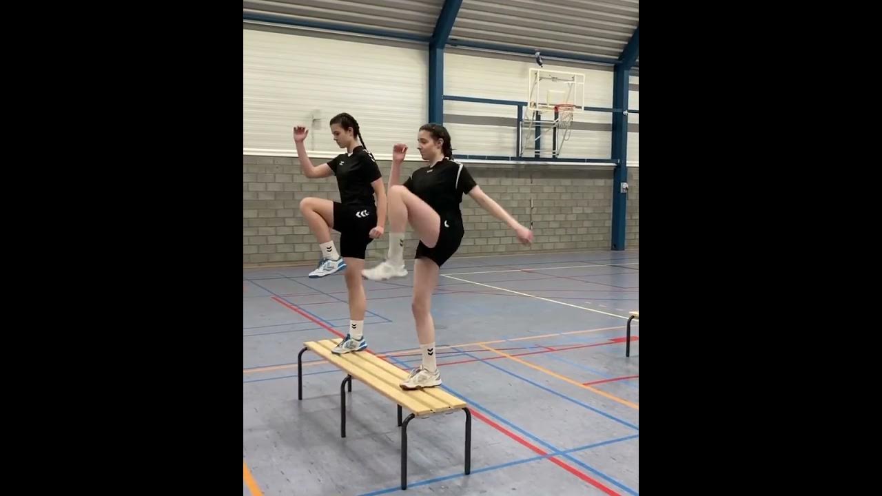 Des exercices de renforcement musculaire pour des jeunes handballeurs