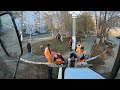 Как убирается листва в городе.Работа погрузчик-экскаватор TEREX .