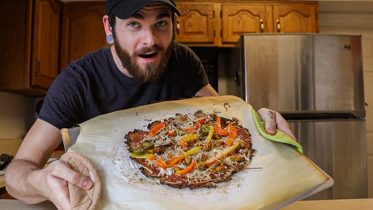 I MADE A VEGAN CAULIFLOWER CRUST PIZZA! (GLUTEN FREE) YouTube