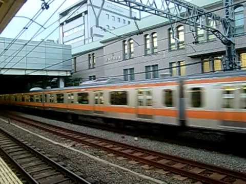 中央線E233系 ＆ 同201系 離合シーン