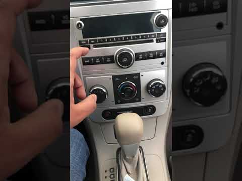 Video: Hoe ontsluit ek my Chevy Malibu-radio?