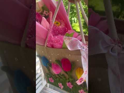 Abaca Tote Bag And Bouquet For Deliver