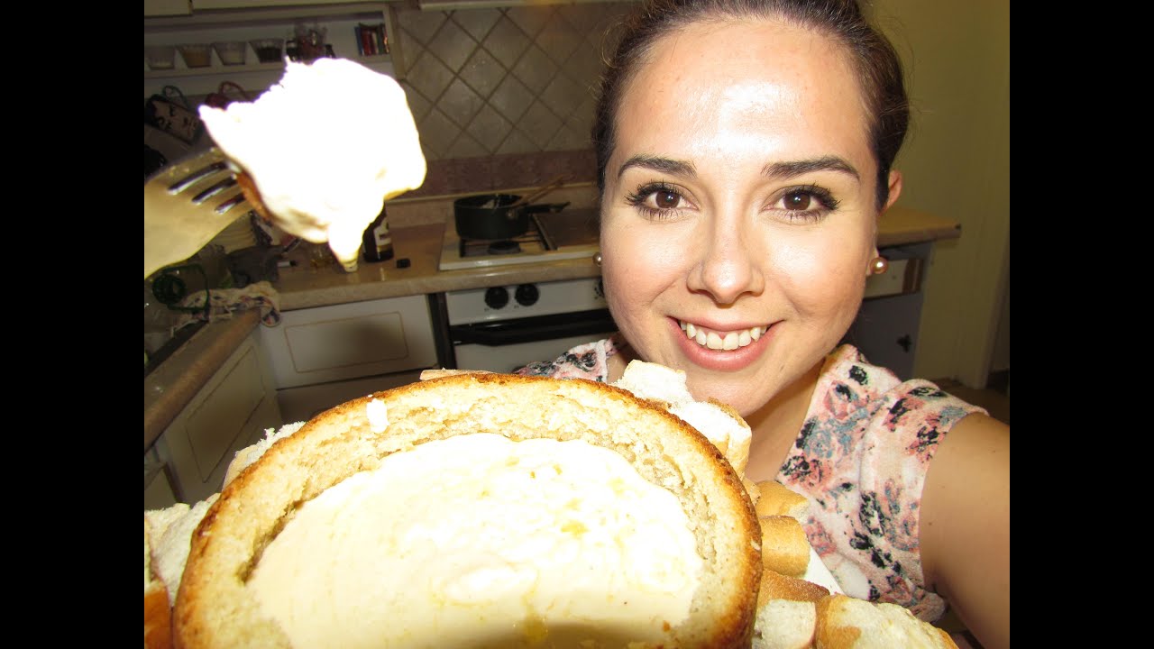 Queso fundido dentro de un pan casero/Fondue/Marisolpink