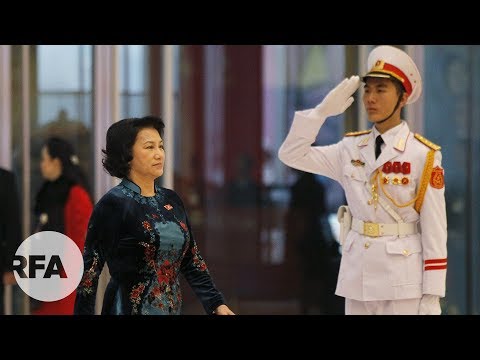 Quan chức Việt sống xa hoa bằng tiền của ai? | Foci