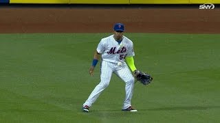 WSH@NYM: Cespedes blocks a ball with his chest