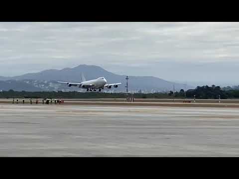 Pouso do 747-200 em Florianópolis