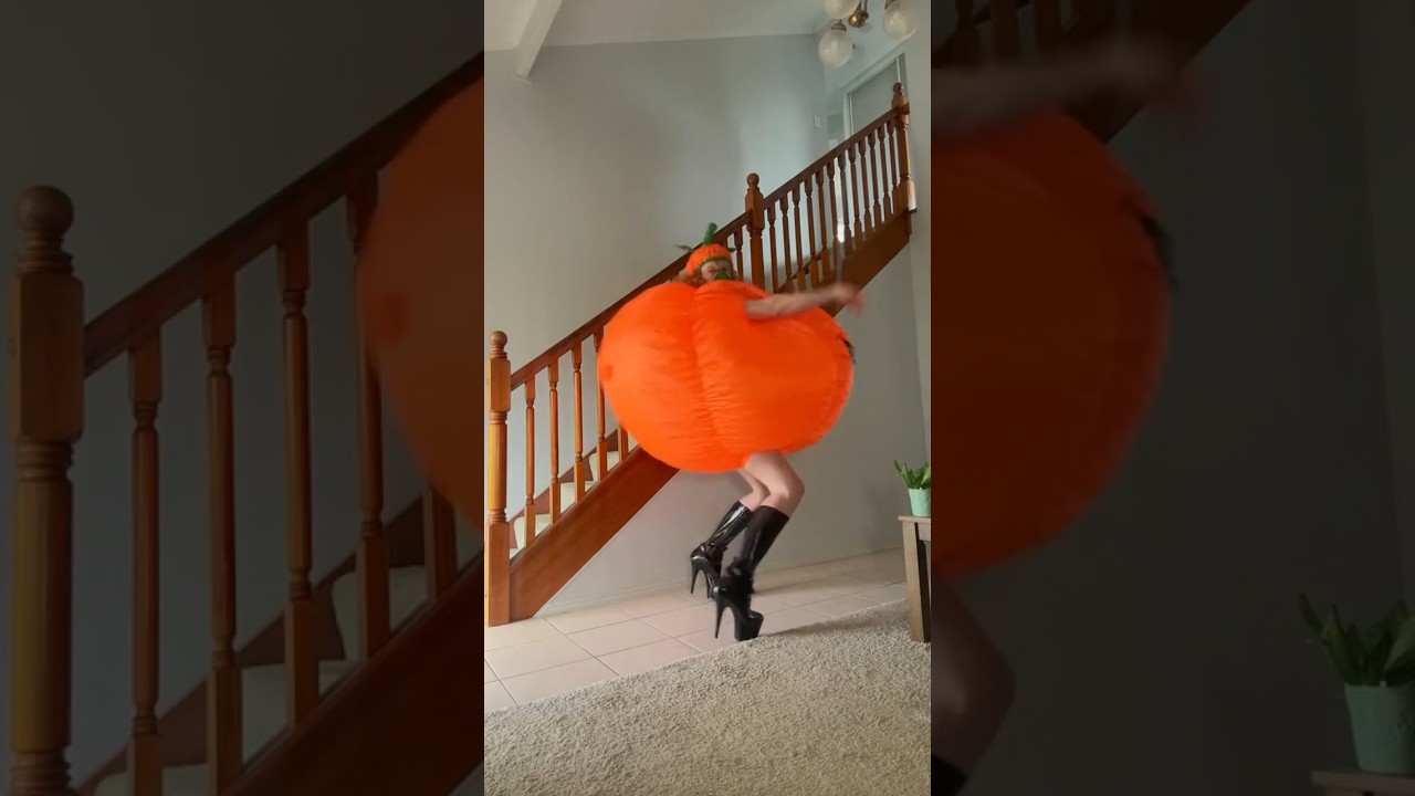 RATE MY OUTFIT OUT OF 10??? 😅💙🎃