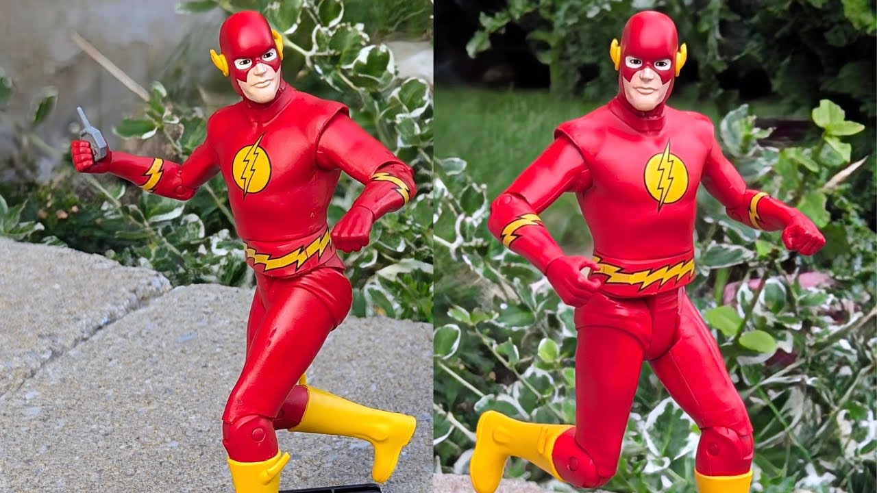 New McFarlane Toys Super Friends Flash action figures quick look unboxing