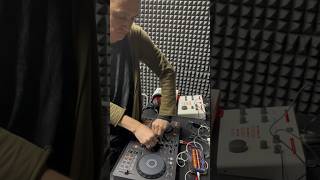 DJ на мобильном телефоне Pioneer DJ FLX4 Впервые в жизни. #dj #школадиджеев #djschool