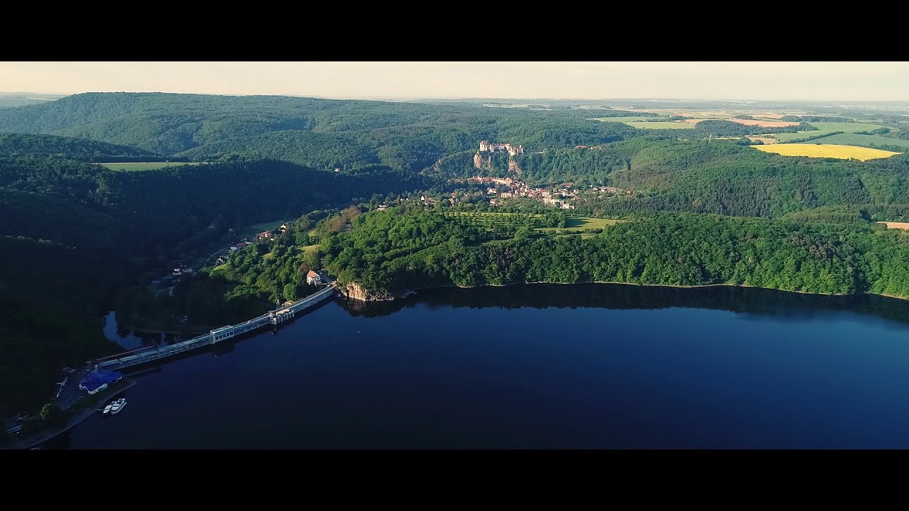 Vranov nad Dyjí, Vranovská přehrada, zámek Vranov, hrad Bítov a NP Podyjí