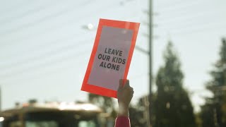 Parents Stand Against LGBTQ in Canada - وقفة الآباء في كندا