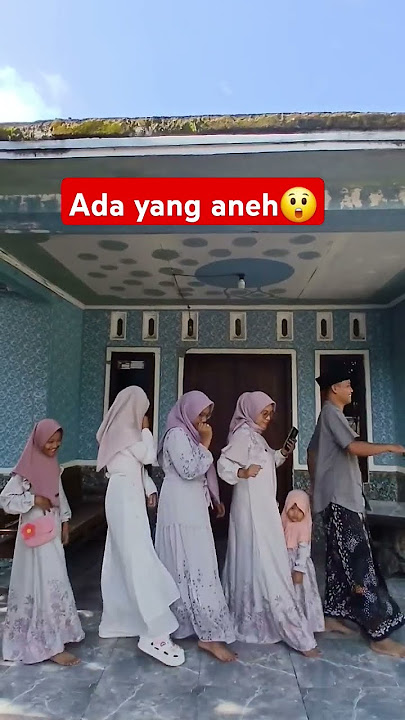 Ada yang aneh 😲#shorts #viralvideo #virall #joget #goyang