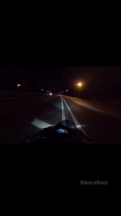Bersepeda Malam #bikenight #cepat #sepeda #pecintasepeda #sepedamotor #kecepatan #kehidupanbersepeda #gila #inilahhidup #solo
