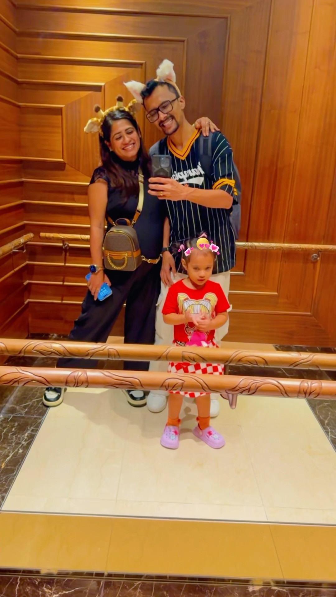 International Minivlog 5 “ Singapore Night Safari “ #littleglove #Shorts #familytripvlog