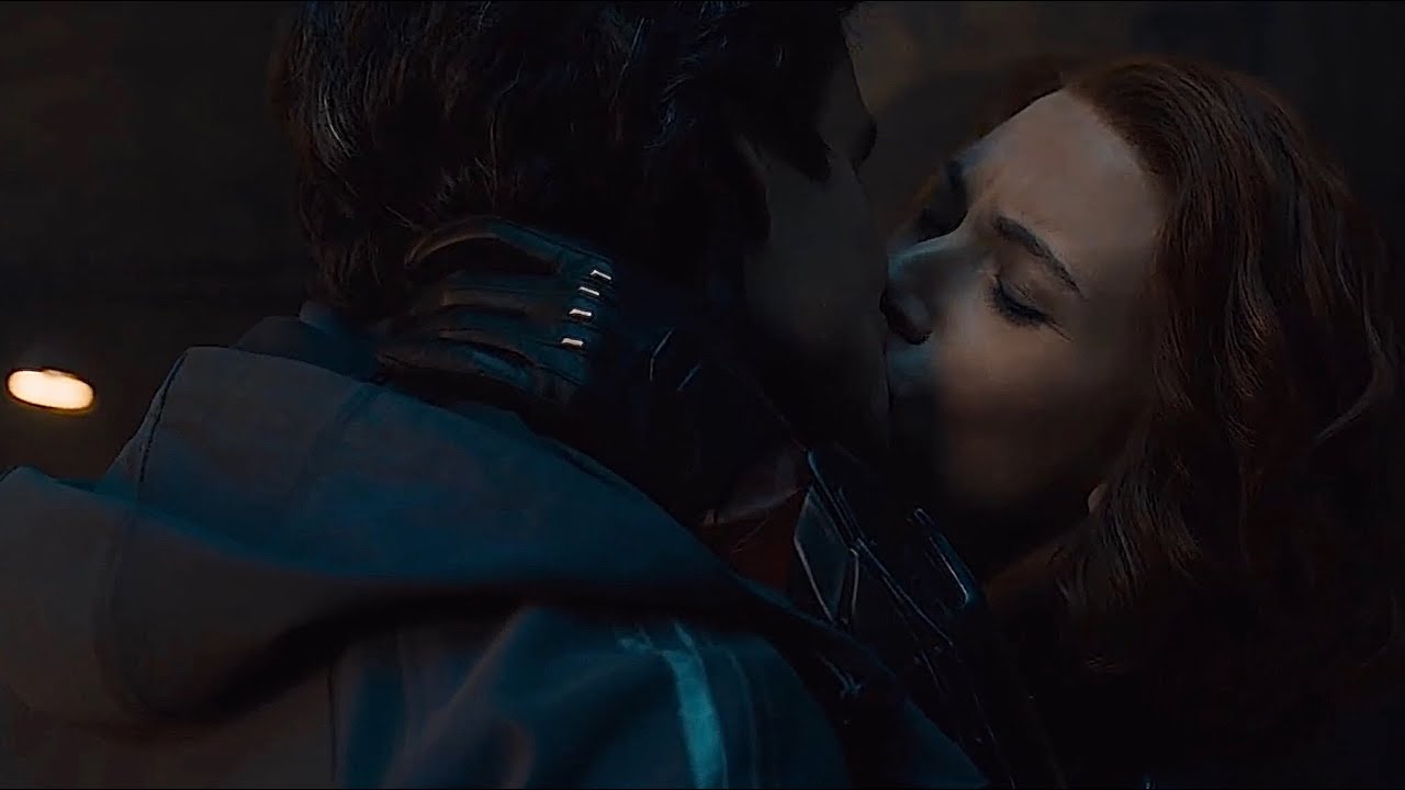Bruce and natasha kiss scene avengers age of ultron (2015) HD 