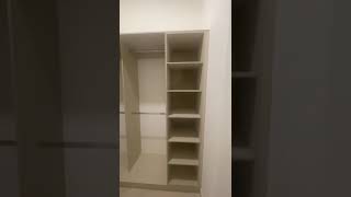 On Time Cocinas y Closets #vestidor #armario – Cocinas Modernas