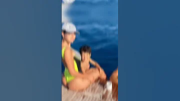 صور رونالدو و جورجينا في البحر 