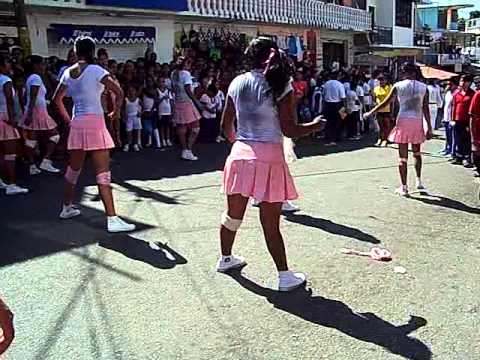 chicas enseñando tangas de tierra  colorada gro.