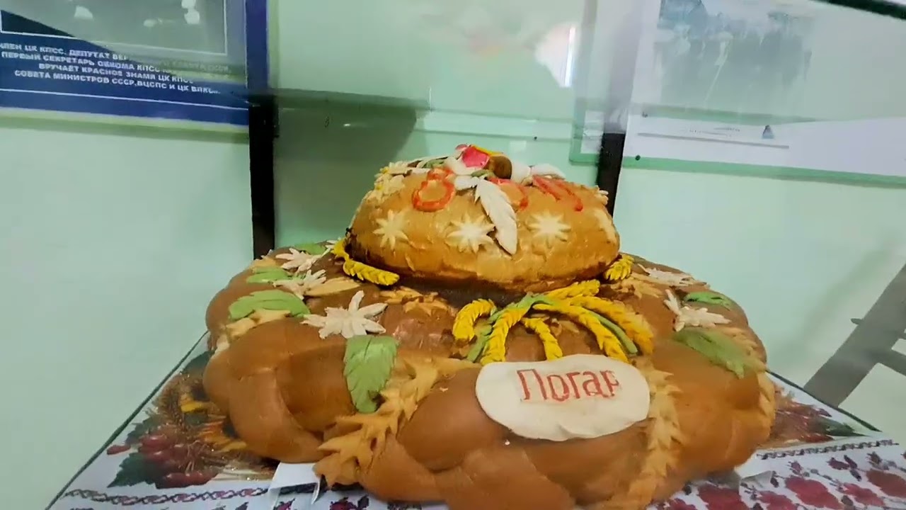 Погар — посёлок городского типа. Здесь находится музей «Радогощ».