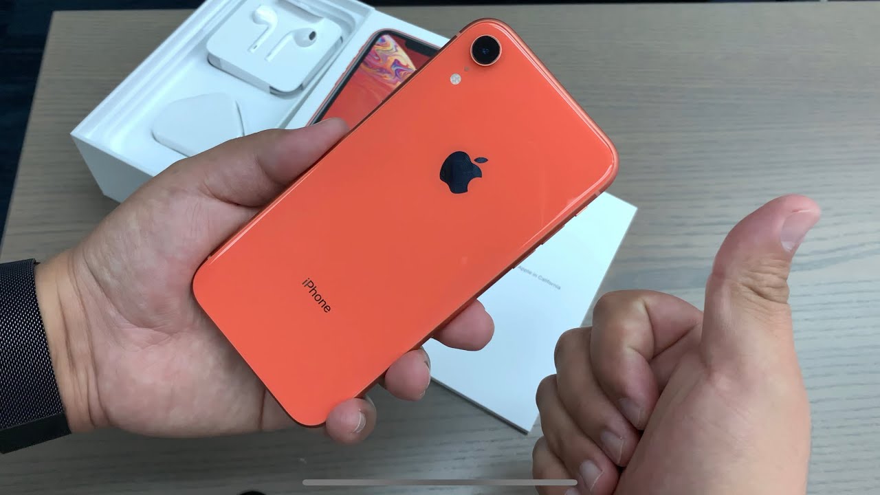 iPhone XR Coral - Unboxing & First Look!