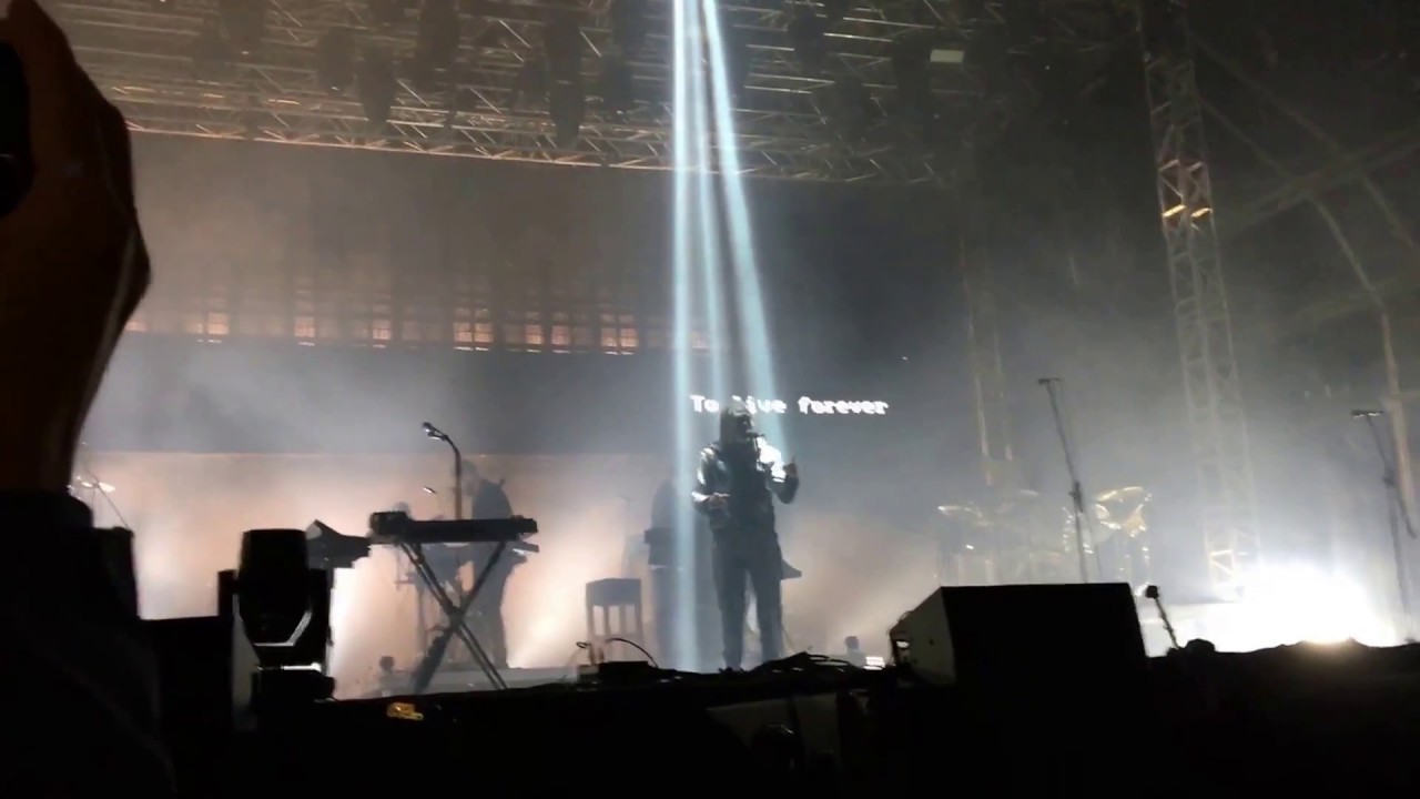 Massive AttackClockenflap 2017 Hymn of the Big Wheel YouTube