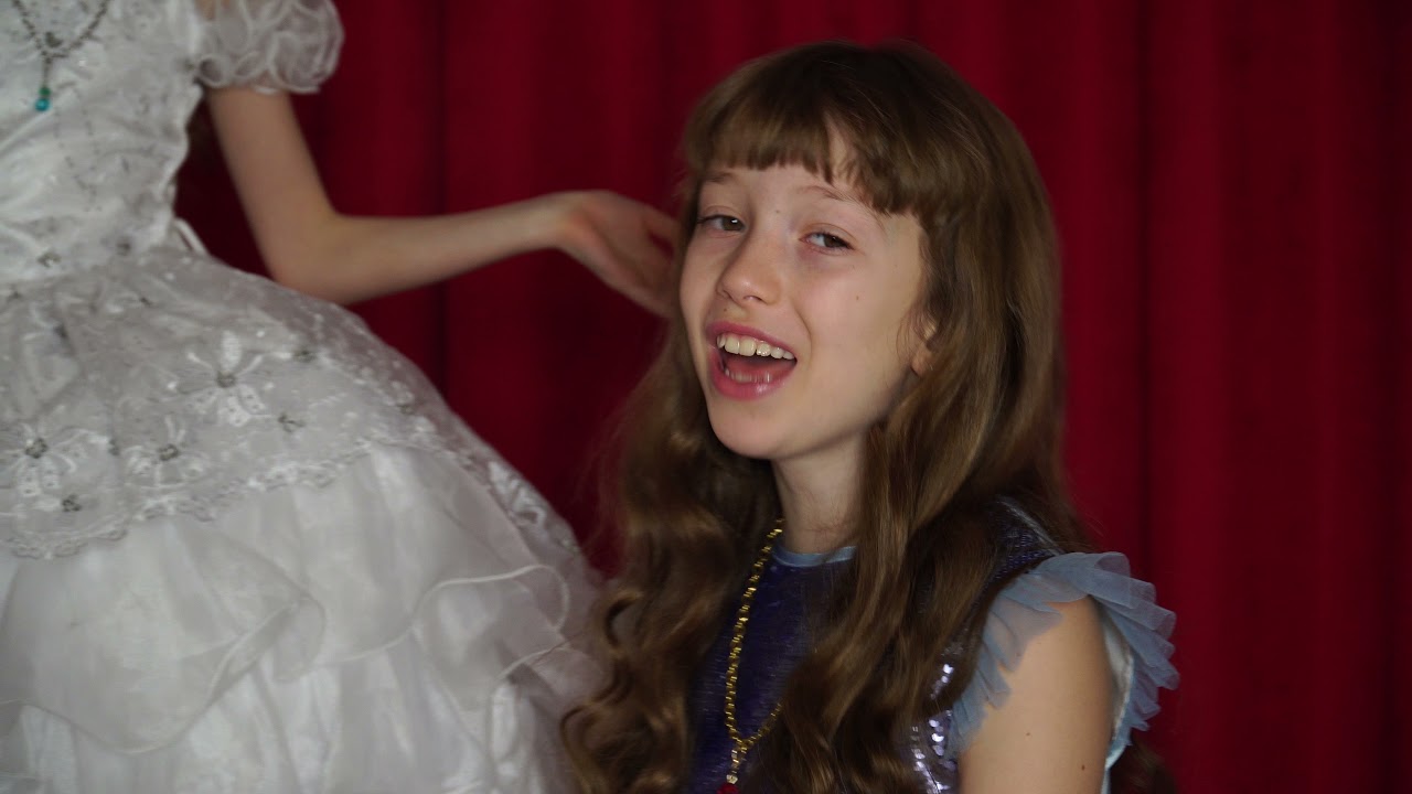 "Зима" Маринка и Катя Петровы (клип) YouTube