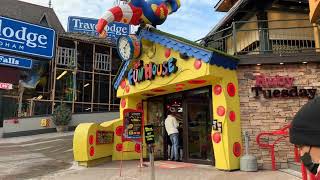 Niagara Falls A Fun Family Day Exploring The Sights On Clifton Hill 2022