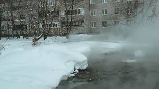 Прорвало трубу отопления 12 01 2022 ул Октябрьская