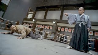 In the ring, the Chinese boy looked down on by the Japanese master has excellent leg skills.