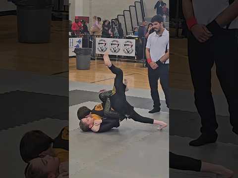 Should this be illegal for kids? #martialarts #jiujitsu #submission #shorts #bjj