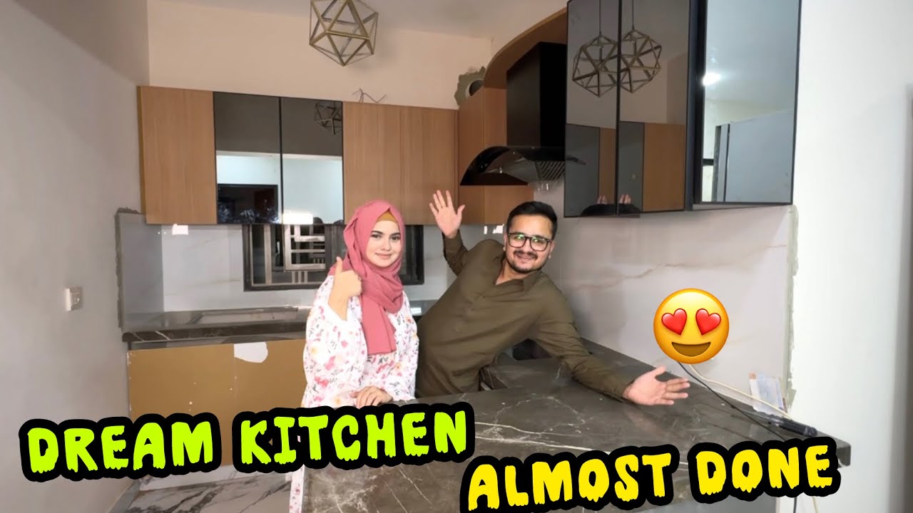 Kitchen k saare cabnits lag gay❤️yusra ny aj bohot bari khuwaari karwadi😅
