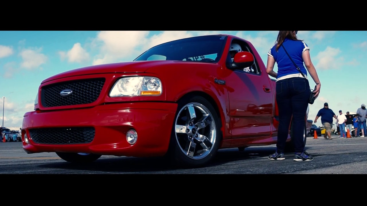 Ford F150 Lightning Goes 160+ MPH in the 1-Mile at The Texas Mile - YouTube