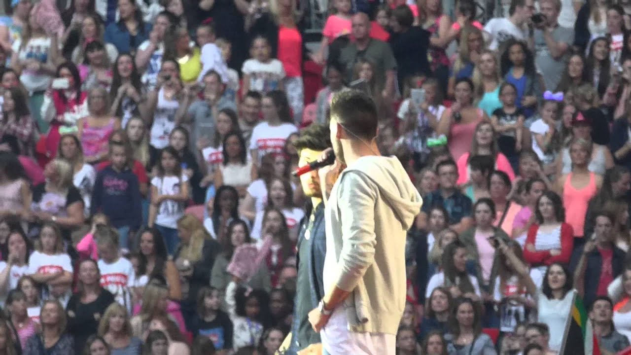 (4) One Direction Wembley 6th June - Intro Speech + Why Don't We Go There