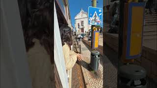 Tram 28 en Lisboa es famoso pero el Tram 12 hace la ruta similar y no está full de turistas😅