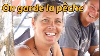 Daily vlog 15/75, on en finit plus de gratter le voilier -oceanis 430- !!!