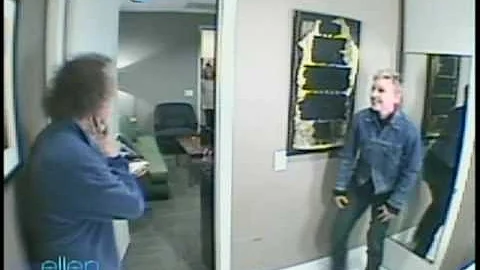 Ellen scares Richard Simmons on her show