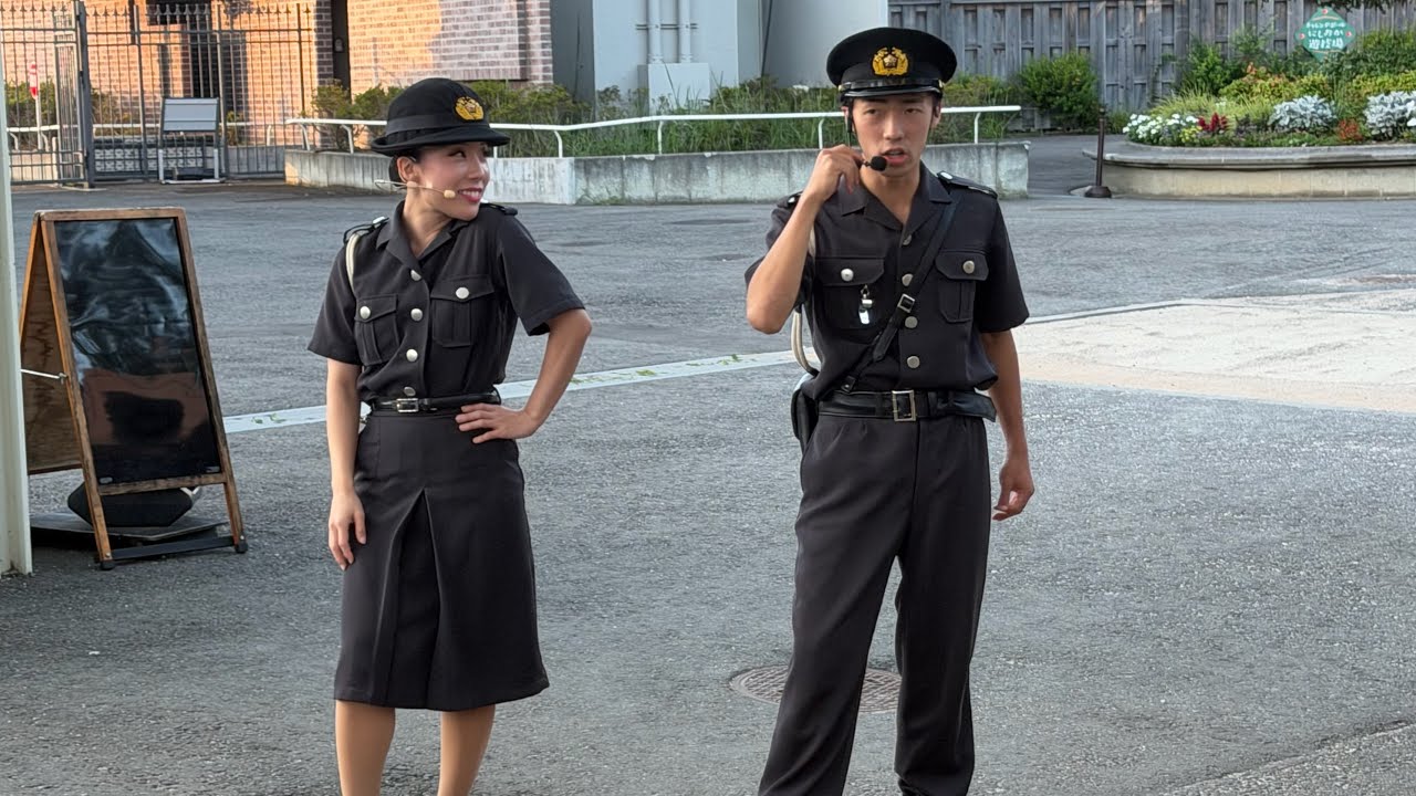 値下げ レア イギリス警察 帽子 制服黒スラックス 楽天市場】実物 新品