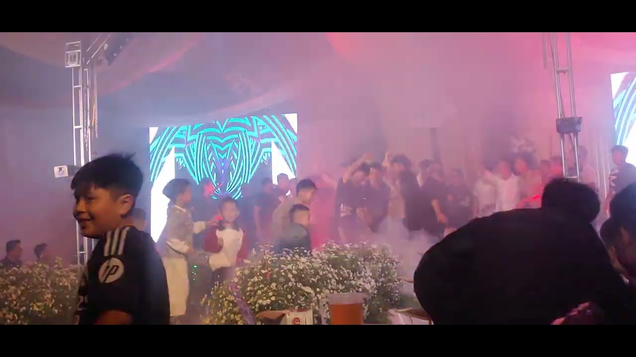 Nhảy đám cưới Tiến 2025