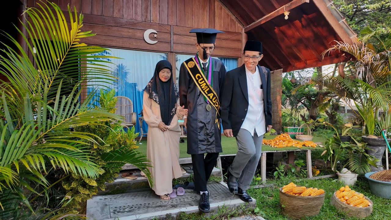 Masak Menu Sarapan di Hari Spesial Wisuda | Masak Sop Daging Sapi, Tempe Garit, dan Sambal Bawang Masak Menu Sarapan di Hari Spesial Wisuda | Masak Sop Daging Sapi, Tempe Garit, dan Sambal Bawang