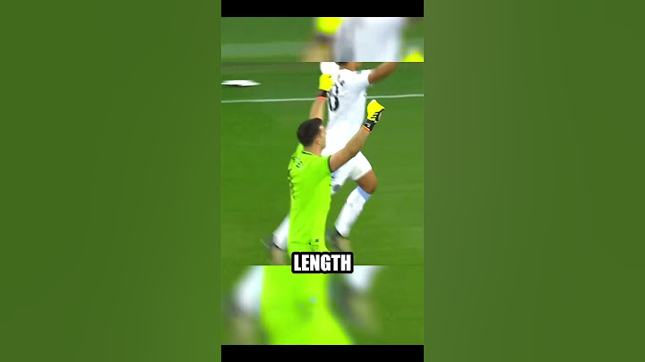 Emiliano Martínez heats up the atmosphere #football #soccerhighlights #AstonVillaVictory #lille