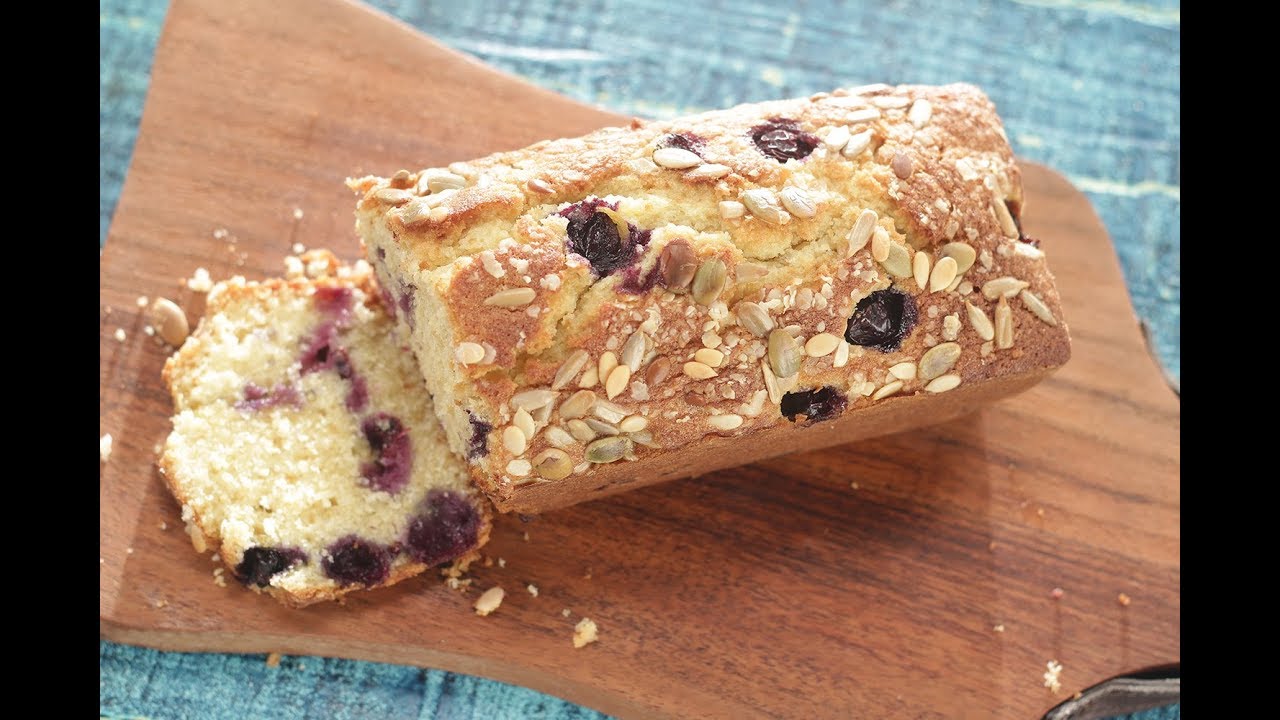 Blueberry Oatmeal Cake | Sanjeev Kapoor Khazana