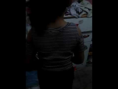 Menina de 6 anos tentando dançar funk 2