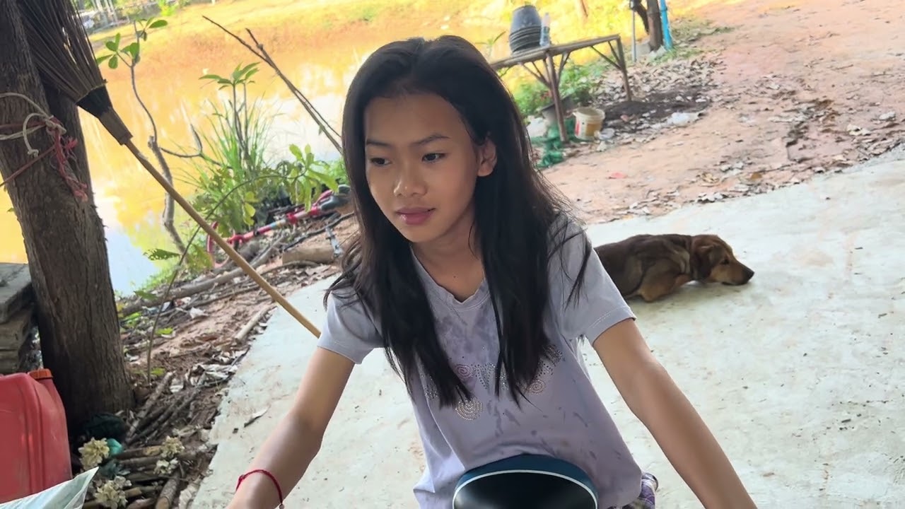 สาเหตุที่แม่ผึ้งยึดโทรศัพท์น้องธิดาลาว ￼