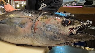 Amazing ! ! Fillet a whole Tuna into an amazing number of  sashimi - Taiwan street food