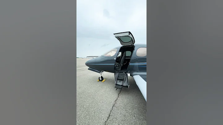 The Cirrus SF50 Vision Jet 😍 Are you ready to fly it??? 🛩️ #privatejet
