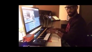 Bryan-Michael Cox In The Studio Making A R&B Beat!!